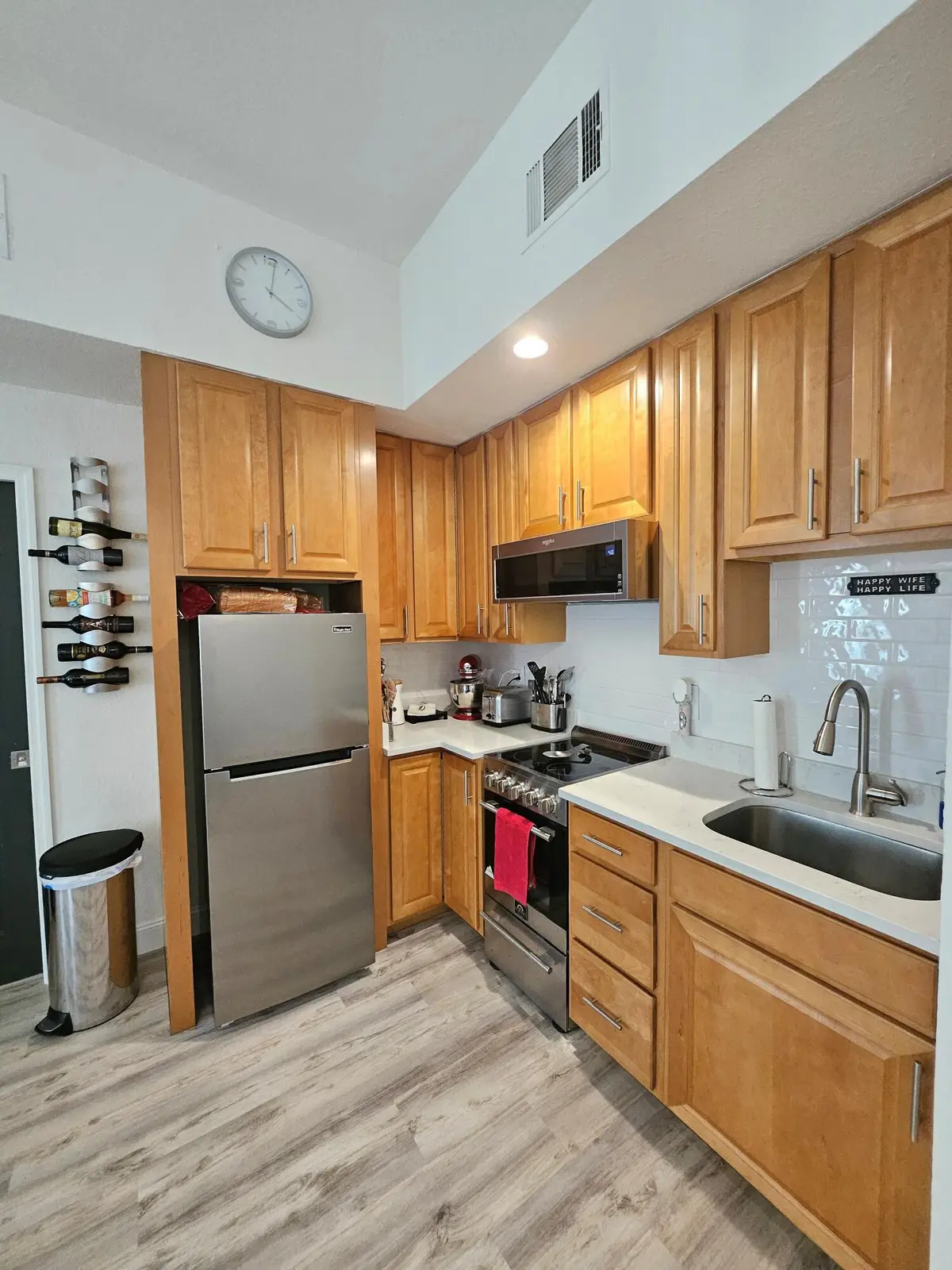 kitchen close at 3325 SE LA PRADO Court, Port St. Lucie