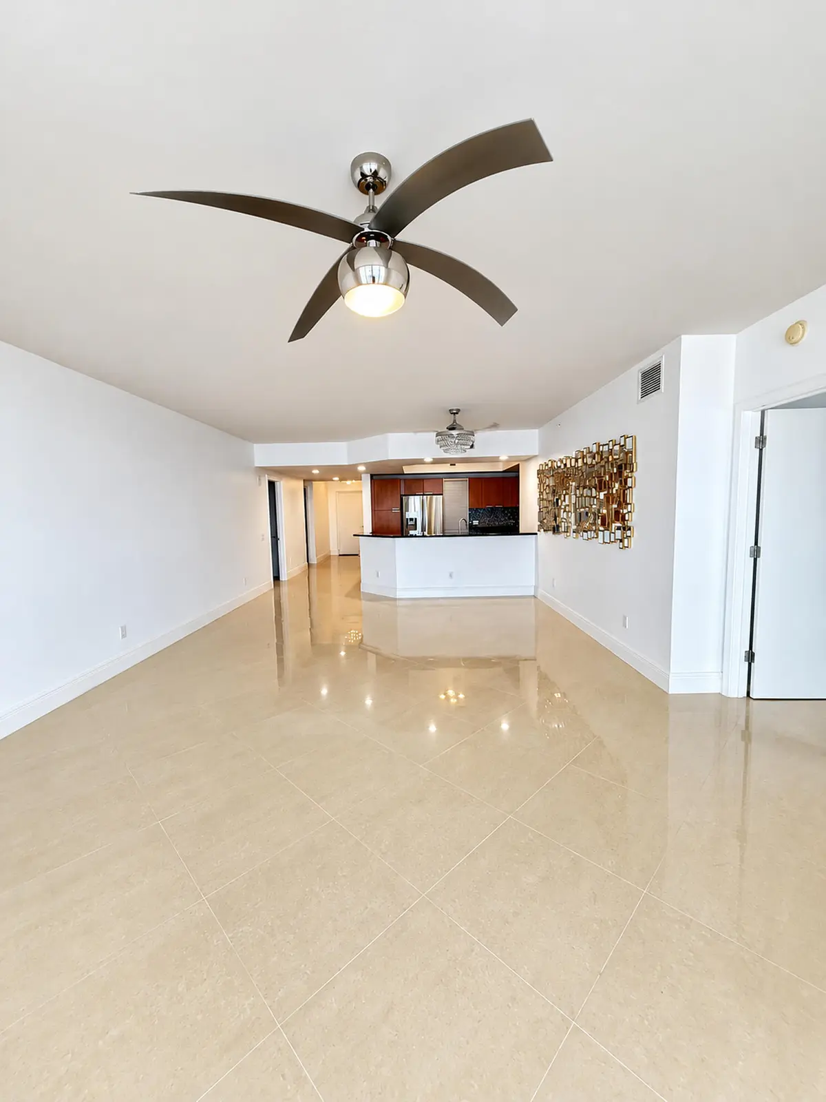 OPEN GRAND ROOM at 2640 LAKE SHORE Drive 1711, Riviera Beach