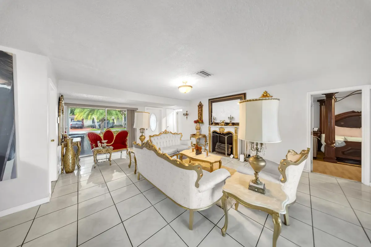 08-DSC0339 at 6736 PANSY Drive, Miramar