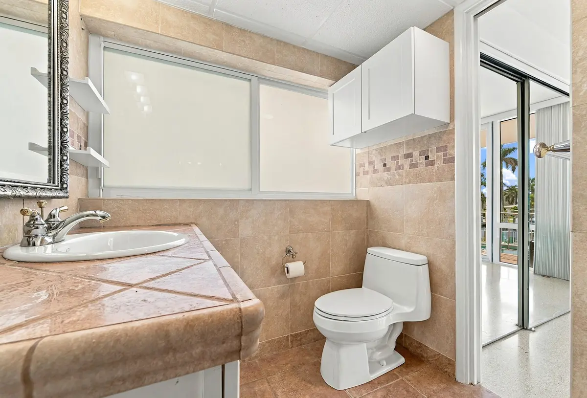 10_dsc07394_c825c2b7 at 2725 NE 32ND Avenue 7, Fort Lauderdale