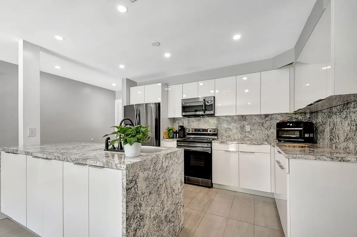10-web-or-mls-House (10) at 1343 W OCEAN Avenue, Lantana
