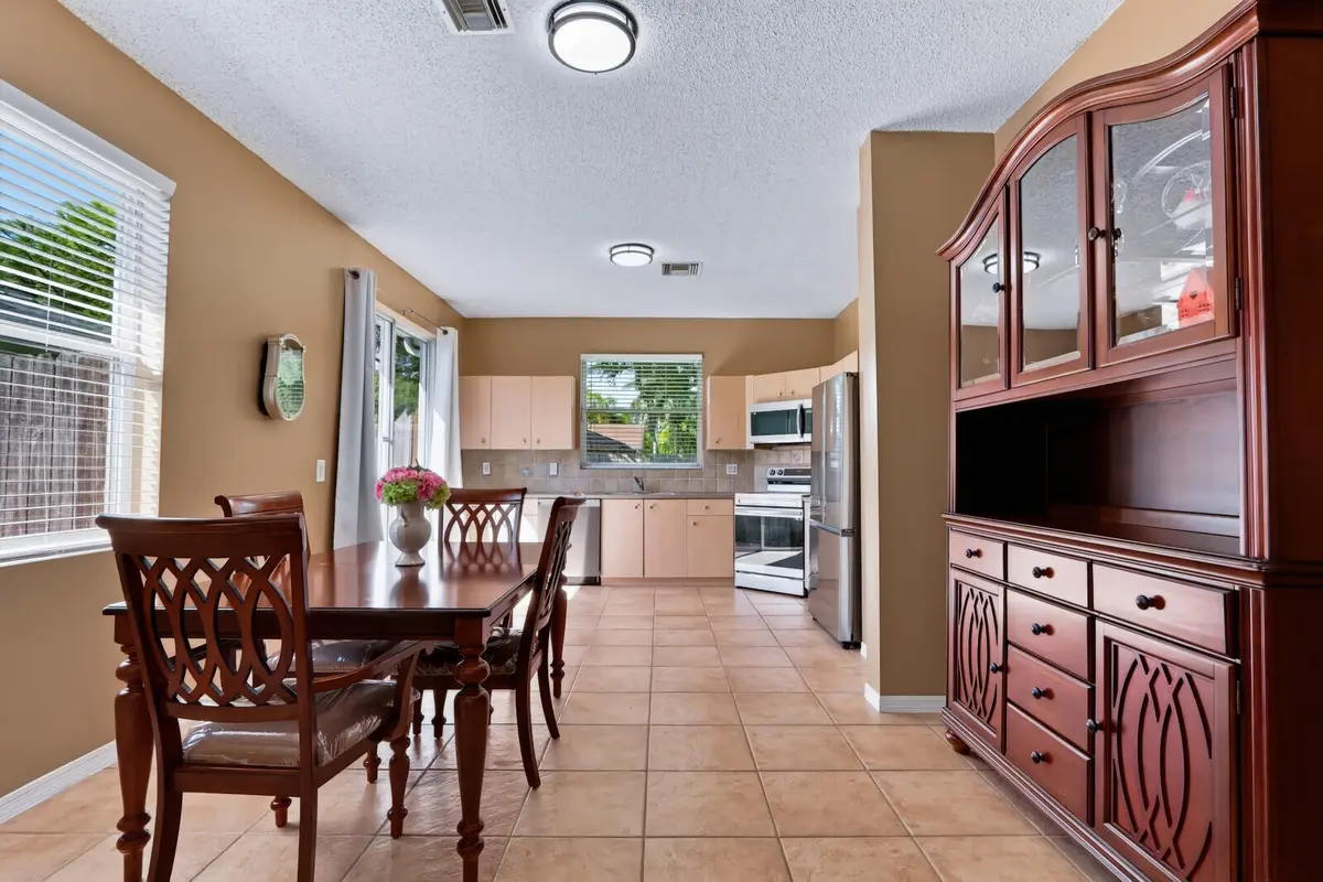 23_Image_11_mls at 1024 PARK HILL Drive, Haverhill
