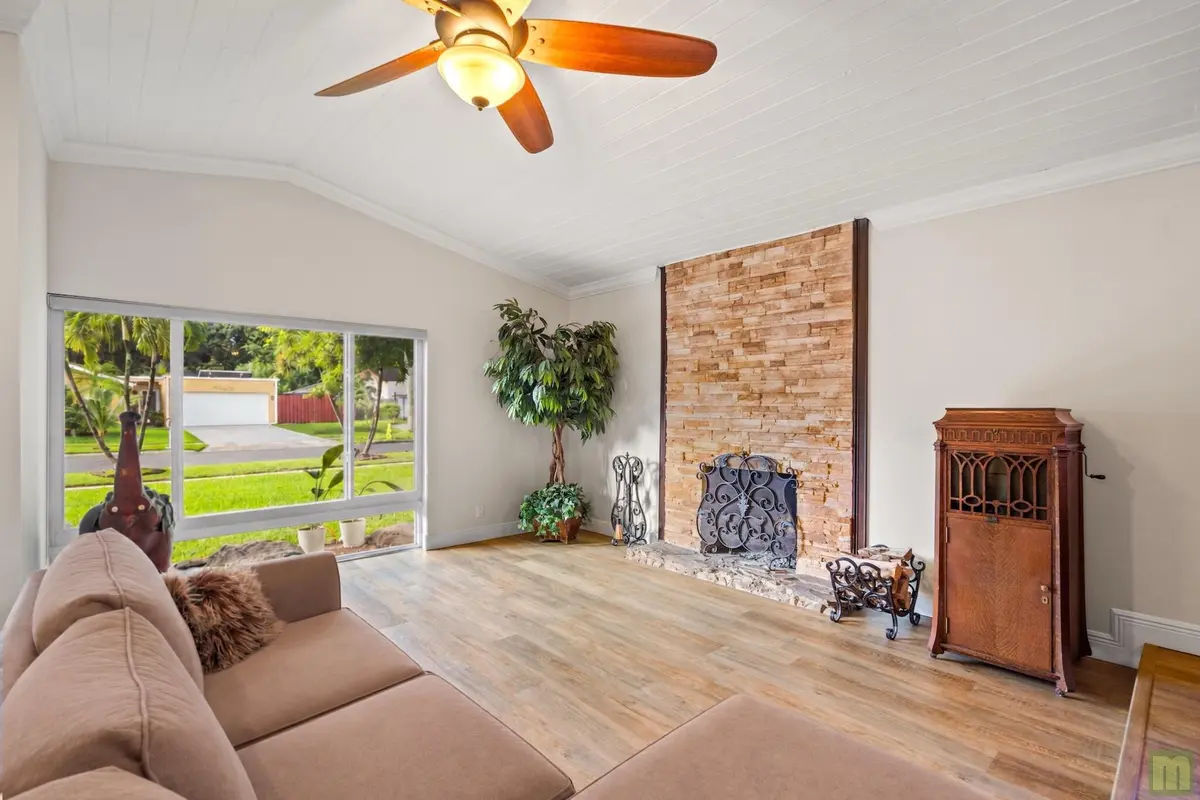 08 liv3 2 at 4959 NW 6TH Street, Coconut Creek