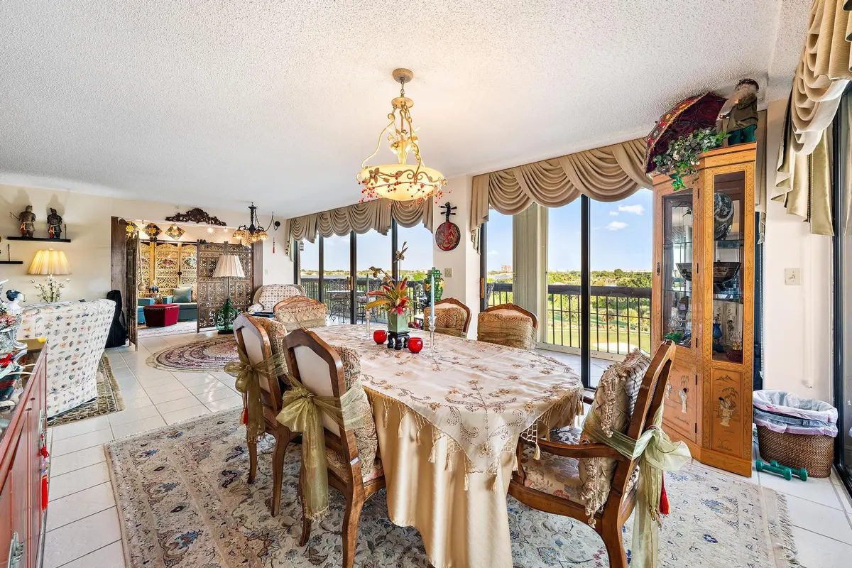 DINING AREA at 1900 CONSULATE Place 503, West Palm Beach