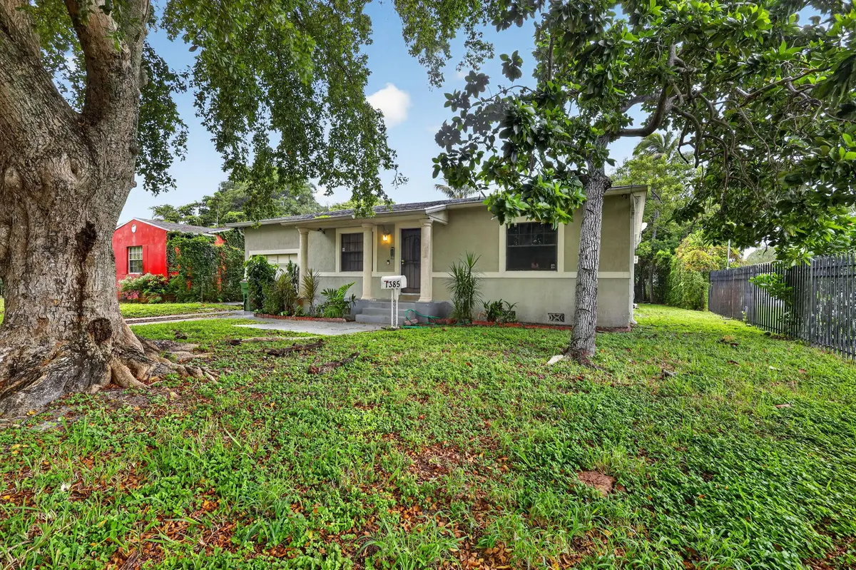 3-web-or-mls-8H3A1593 at 1385 NE 131ST Street, North Miami