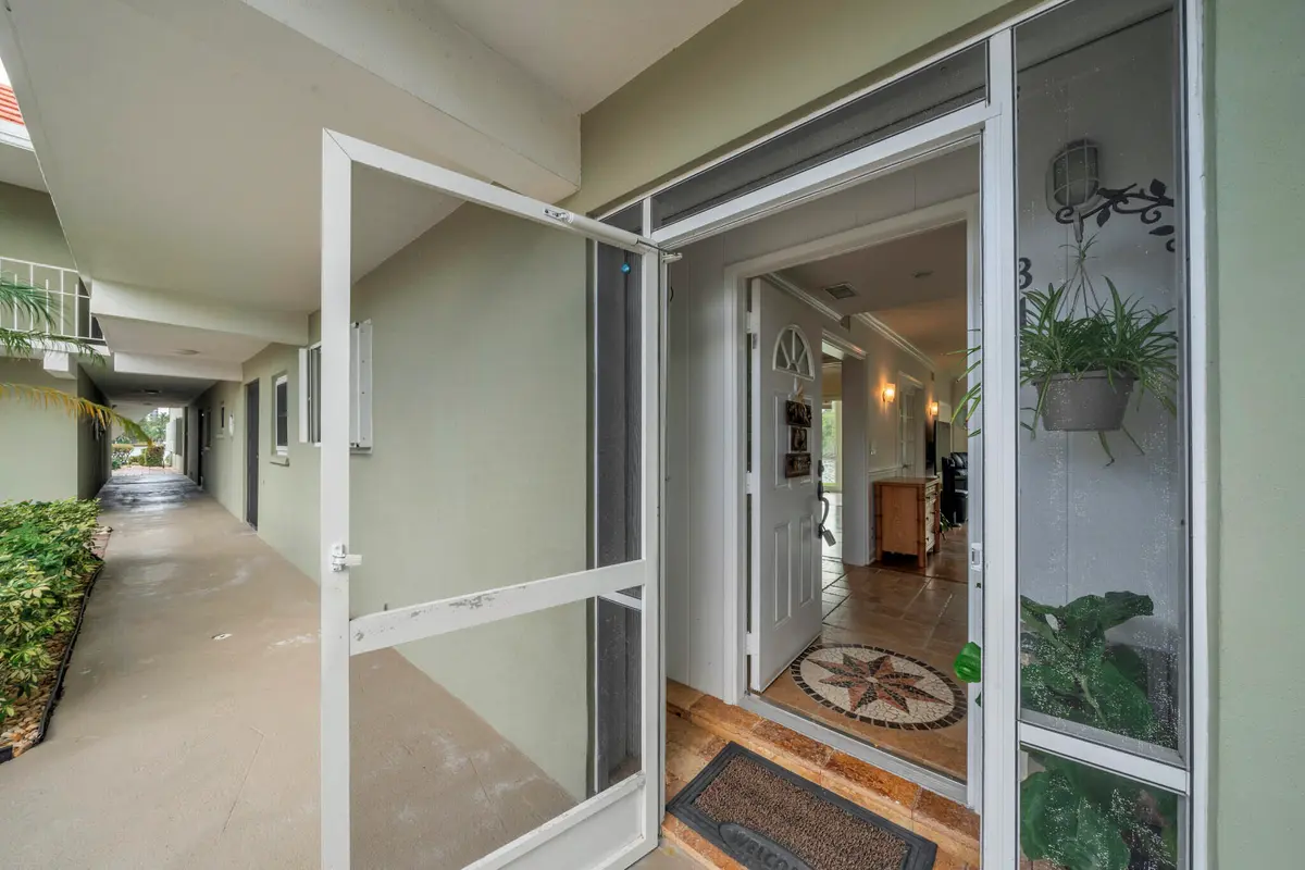 3 Entryway at 711 NE HARBOUR Terrace 312, Boca Raton