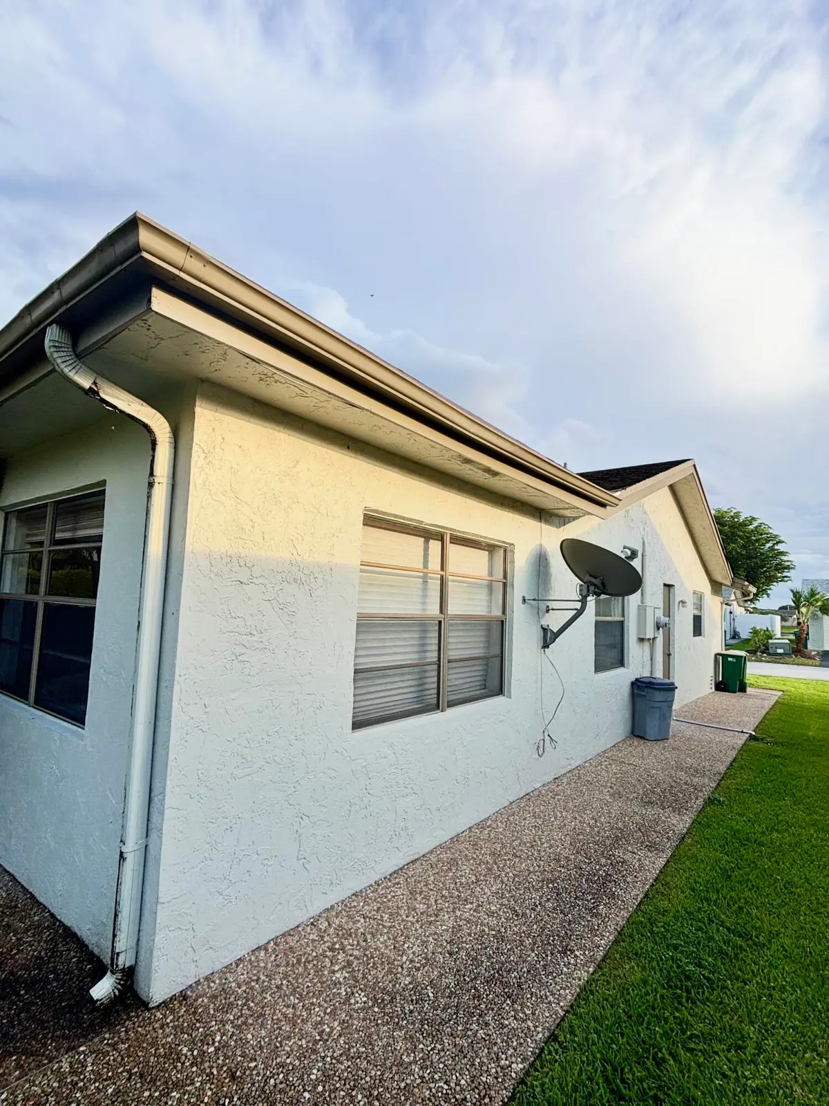 Great condition roof and walls at 9521 NW 83rd Street, Tamarac