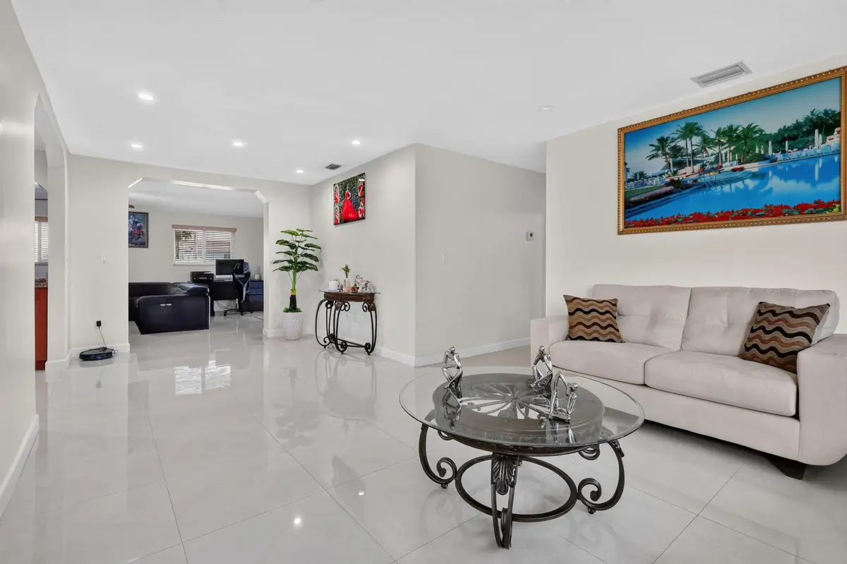 5-web-or-mls-8H3A2267 at 8555 NW 175TH Street, Hialeah
