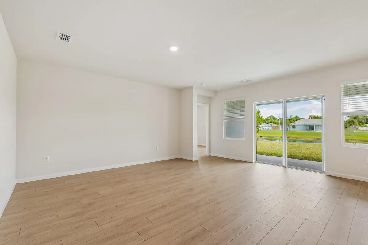 7-web-or-mls-SE Bowie St-S0209-007 at 2112 SE HEATHWOOD Circle, Port St. Lucie