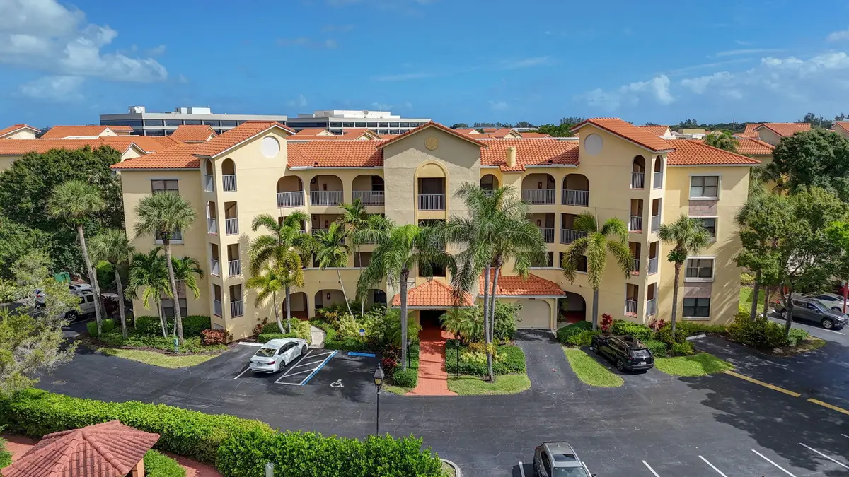 Front of Building at 300 UNO LAGO Drive 104, Juno Beach