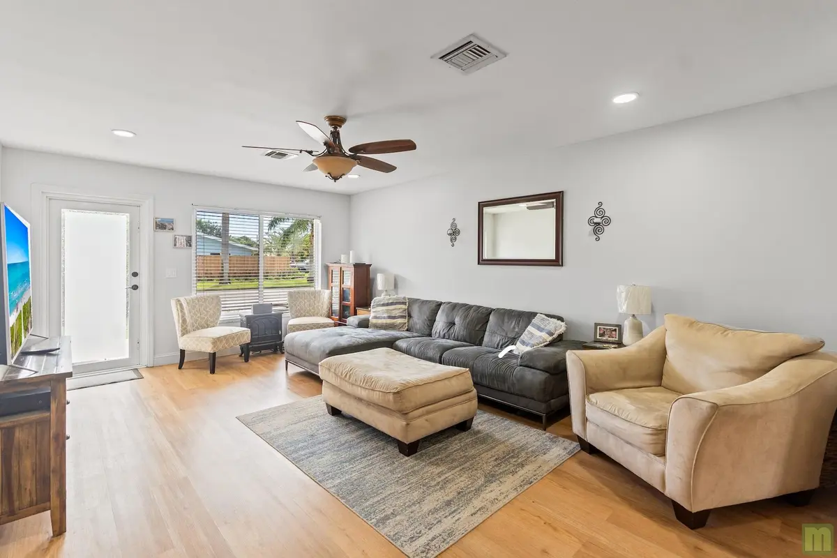 05 liv1 at 3161 NW 65TH Drive, Fort Lauderdale