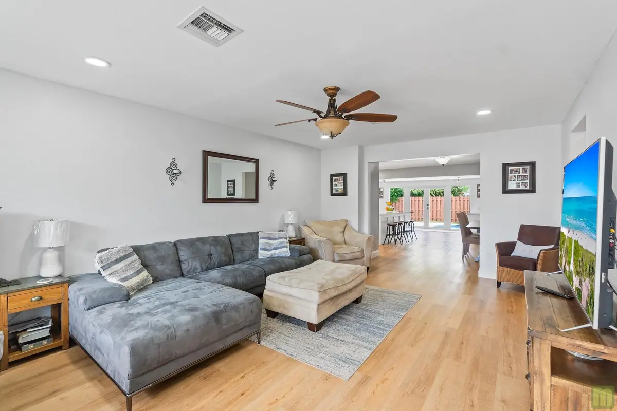 06 liv2 at 3161 NW 65TH Drive, Fort Lauderdale