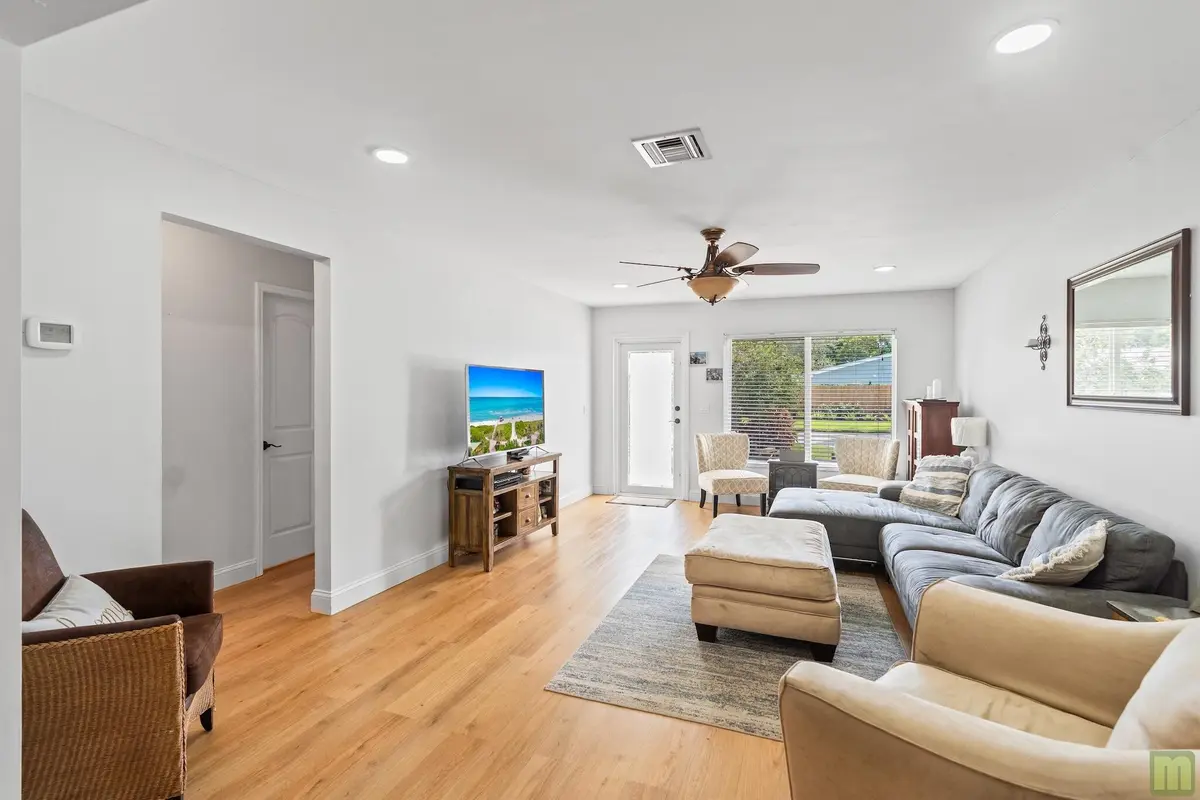 08 liv4 at 3161 NW 65TH Drive, Fort Lauderdale