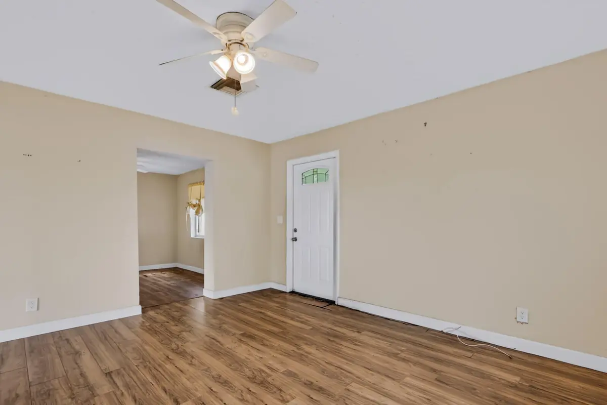147 Foresteria Drive, Lake Park, FL – photo 7