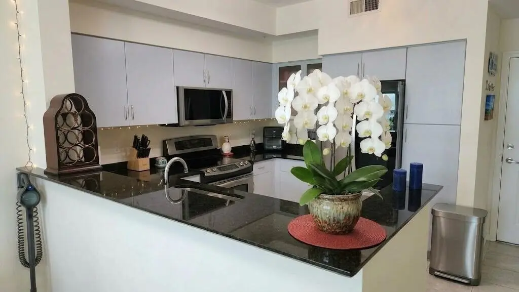 3559b5c1-a6ce-4977-ab61-e089c97c3462 at 806 E WINDWARD Way 305, Lantana