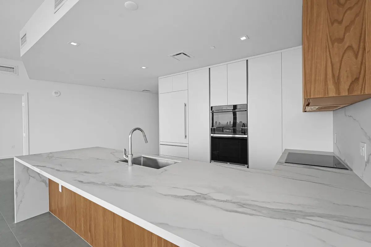 45-web-or-mls-DSC05458 at 1400 BISCAYNE Boulevard 3406, Miami