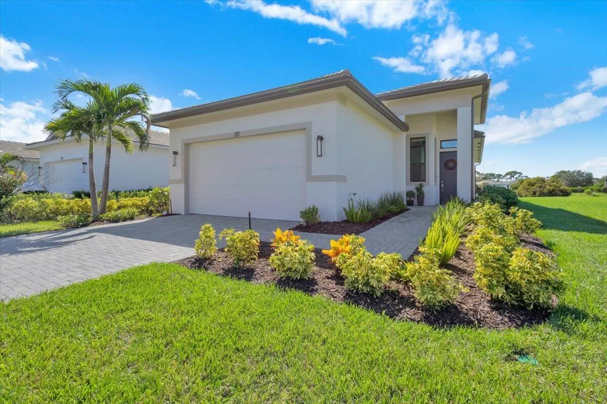 Frontyard1 at 171 SE VIA SANGRO, Port St. Lucie