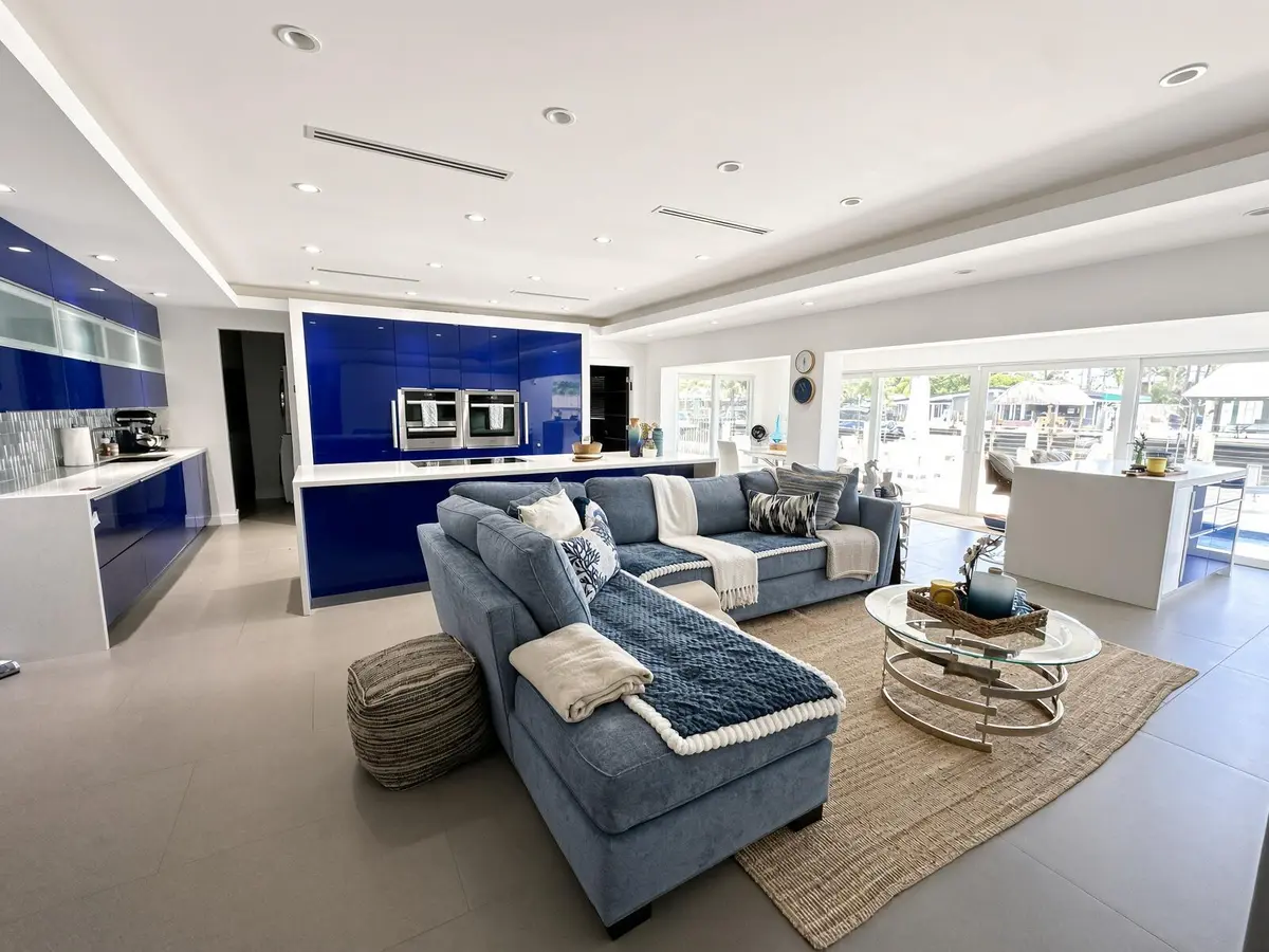 JMkQU at 2300 NE 19TH Avenue, Wilton Manors