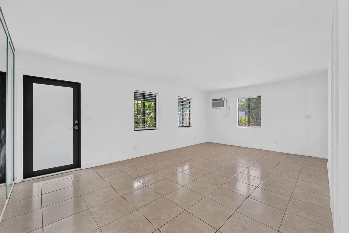 Undetermined at 1224 NE 5TH Avenue, Fort Lauderdale