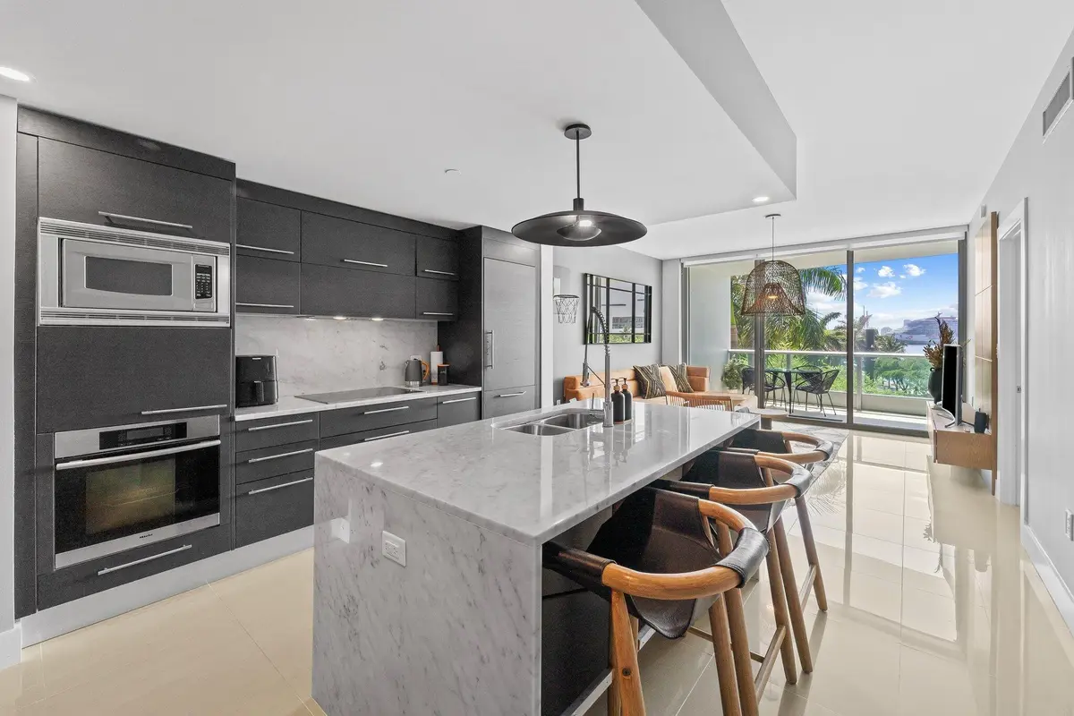 4-web-or-mls-BEC09779 at 900 Biscayne Boulevard 403, Miami
