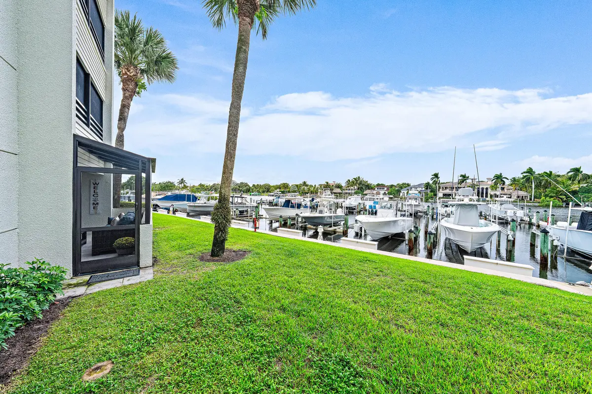 514 Oak Harbour Dr-24 at 514 OAK HARBOUR Drive, Juno Beach