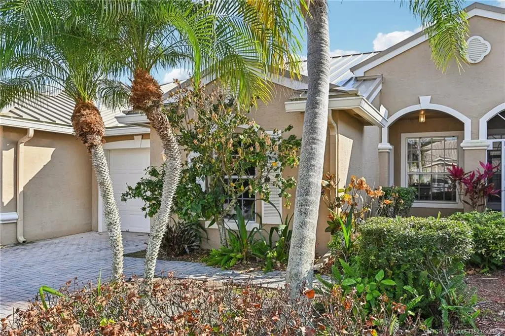 Photo 6 at 681 NW Broken Oak Trail, Jensen Beach
