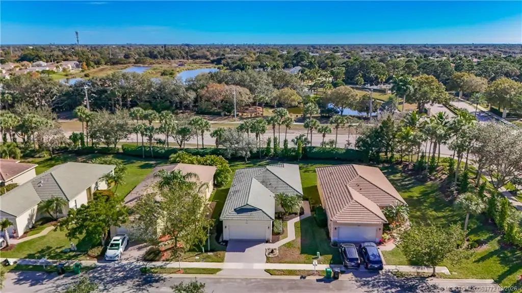 Photo 4 at 211 SW Deleon Springs Drive, Port St. Lucie