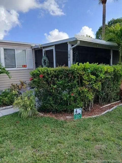 Photo 3 at 2555 Pga Boulevard 127, Palm Beach Gardens