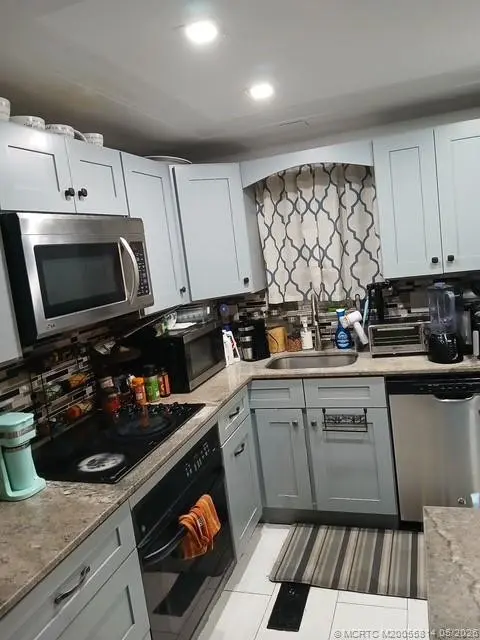 Photo 8 at 2555 Pga Boulevard 127, Palm Beach Gardens