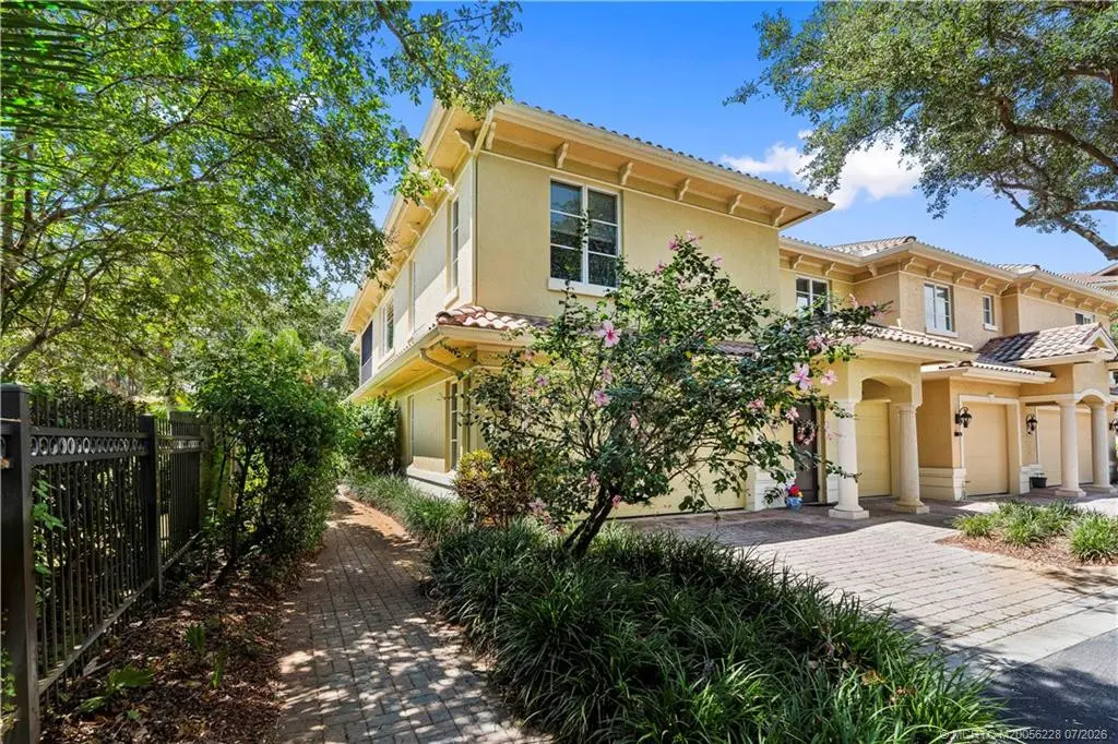 Photo 3 at 986 SE Willoughby Trace 1-4, Stuart