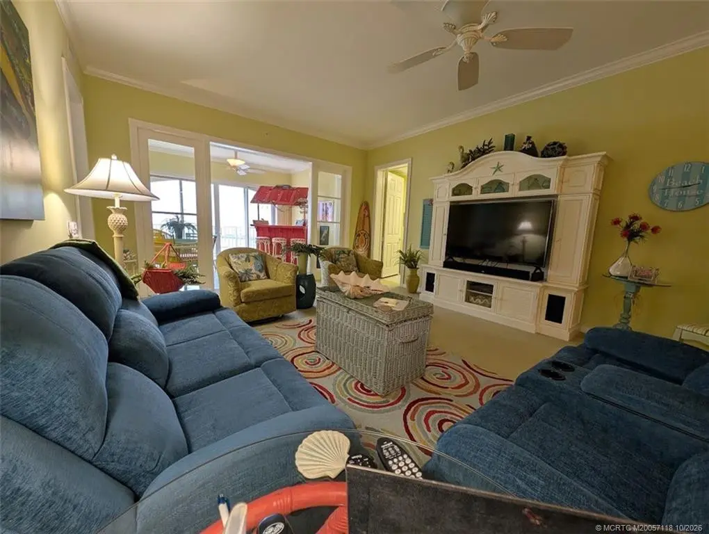 Photo 3 at 11 Harbour Isle Drive 1, Fort Pierce