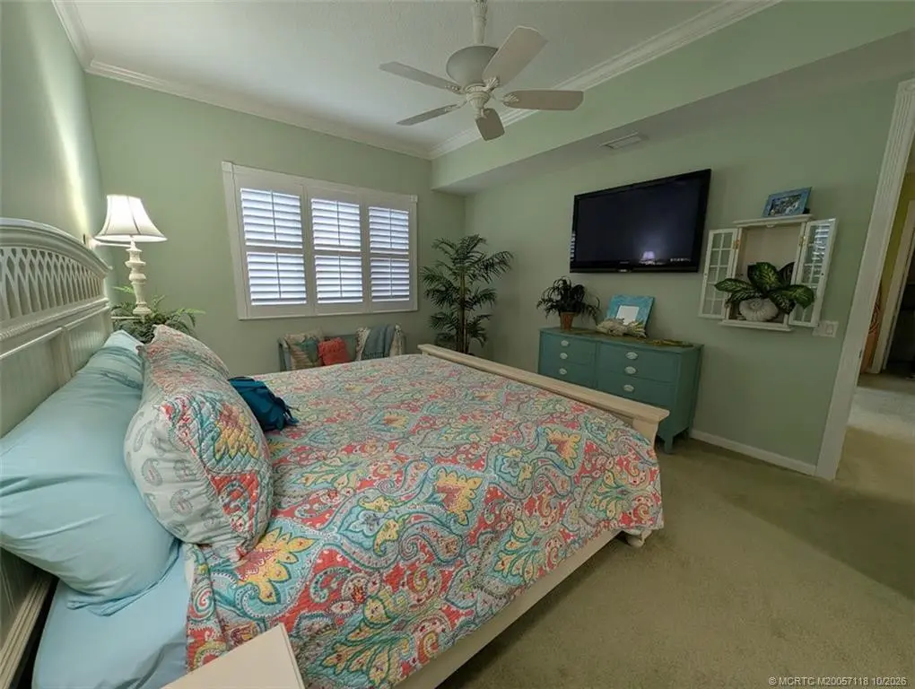 Photo 4 at 11 Harbour Isle Drive 1, Fort Pierce