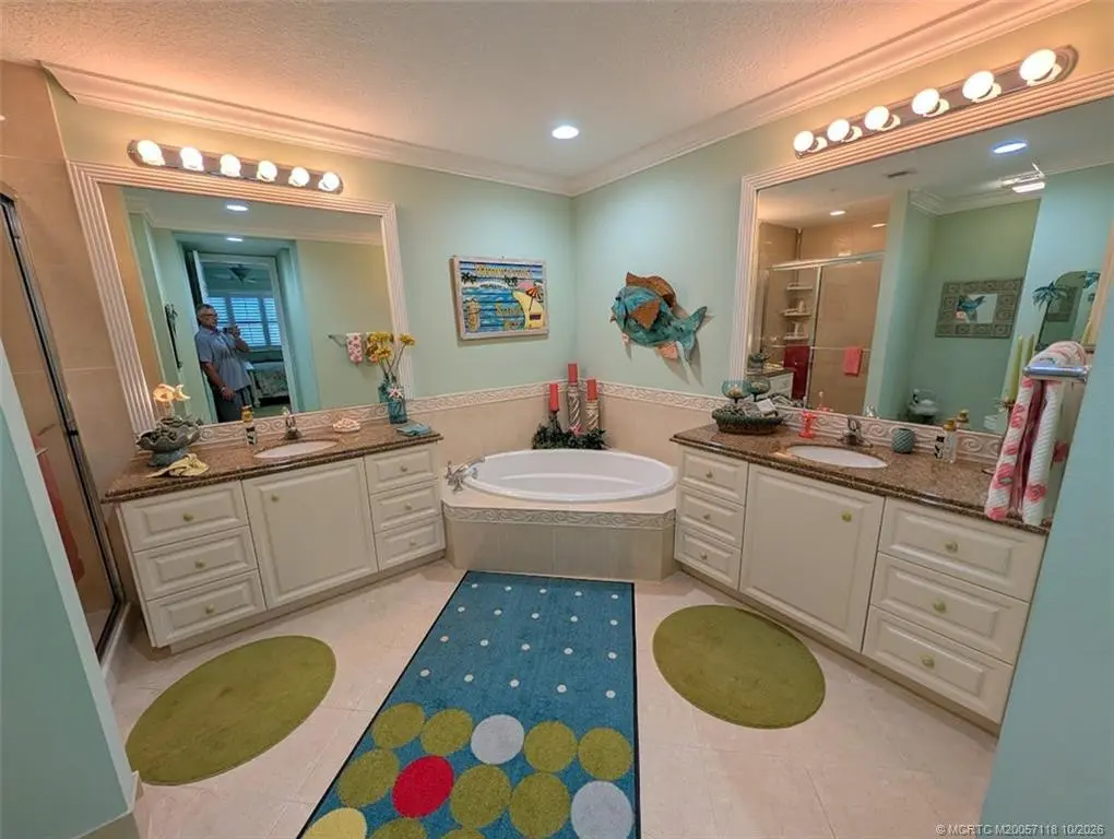 Photo 6 at 11 Harbour Isle Drive 1, Fort Pierce