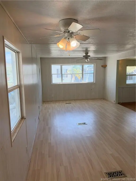 Photo 8 at 603 Tahiti Way, Jensen Beach