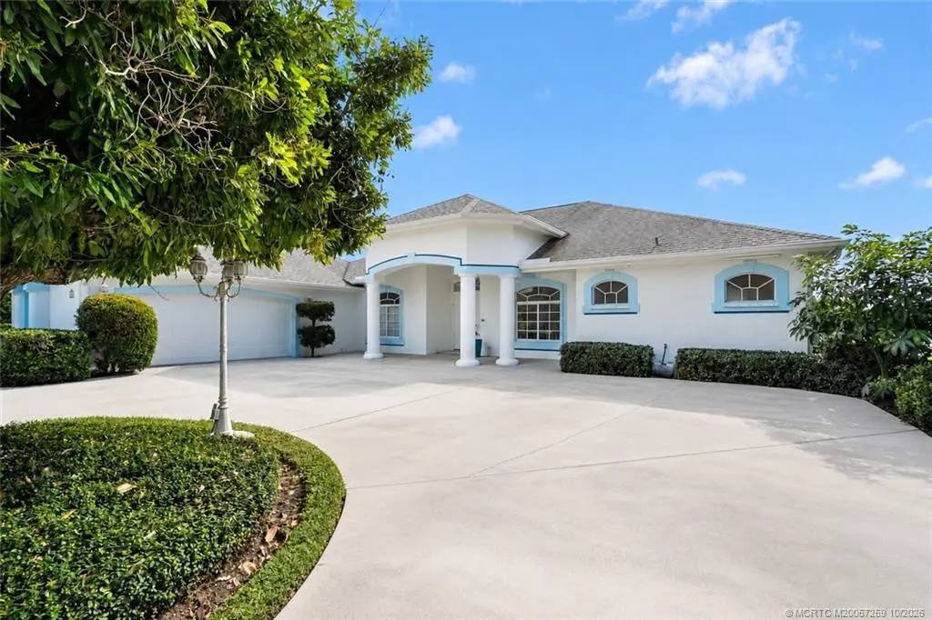 Photo 4 at 800 SE Waterside Way, Stuart
